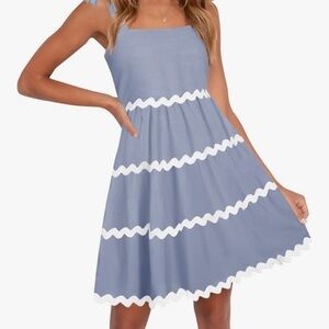 Casual Gray and White Tiered Midi Sundress with Spaghetti Straps
